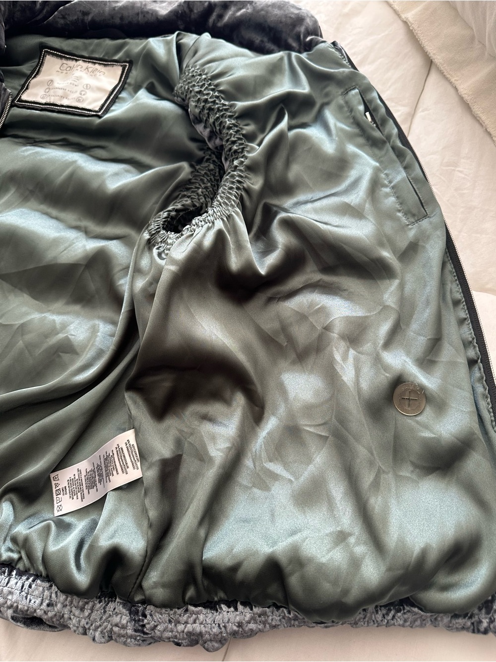 Calvin Klein Crushed Velvet Down Puffer Vest blue green size medium - Picture 11 of 15